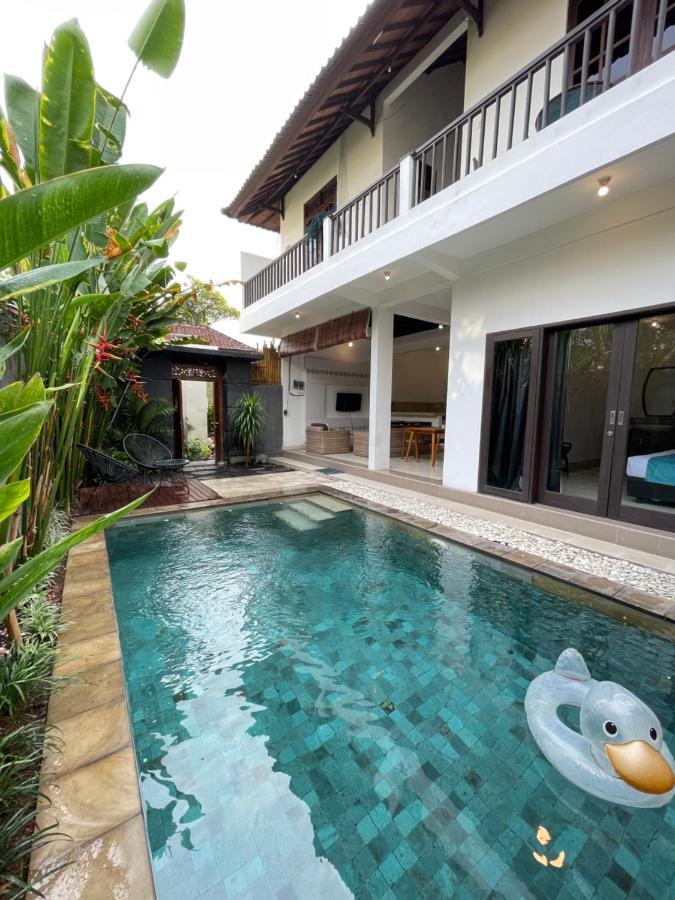 Casa Sessy Legian Villa *