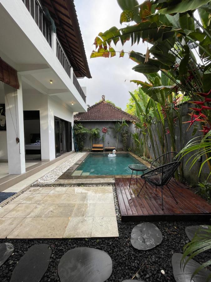 Casa Sessy Legian *